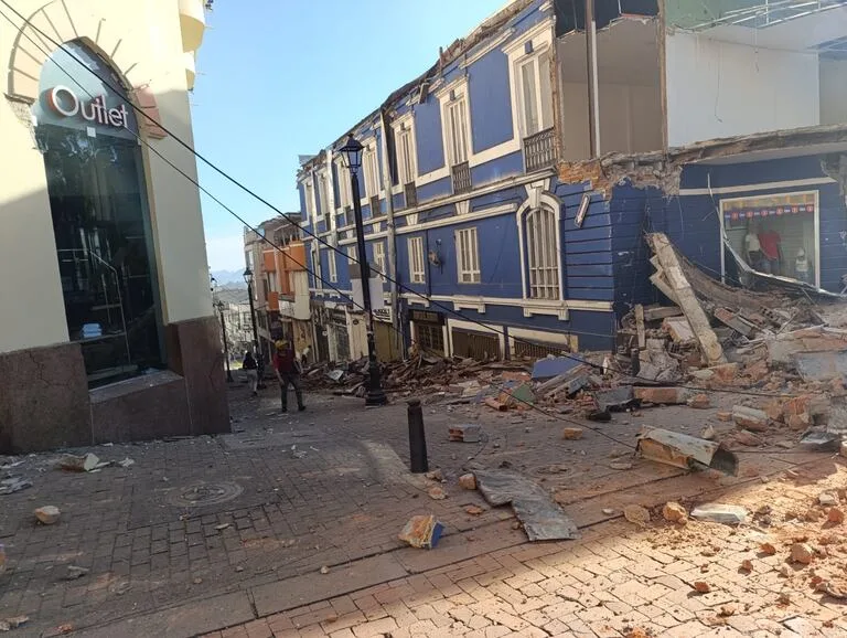 Un terremoto en Colombia alcanzó magnitud 7.4 y provocó graves daños.webp